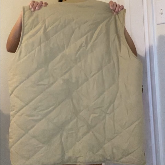 NWOT Normal Brand Vest with Sherpa Lining - Picture 3 of 7